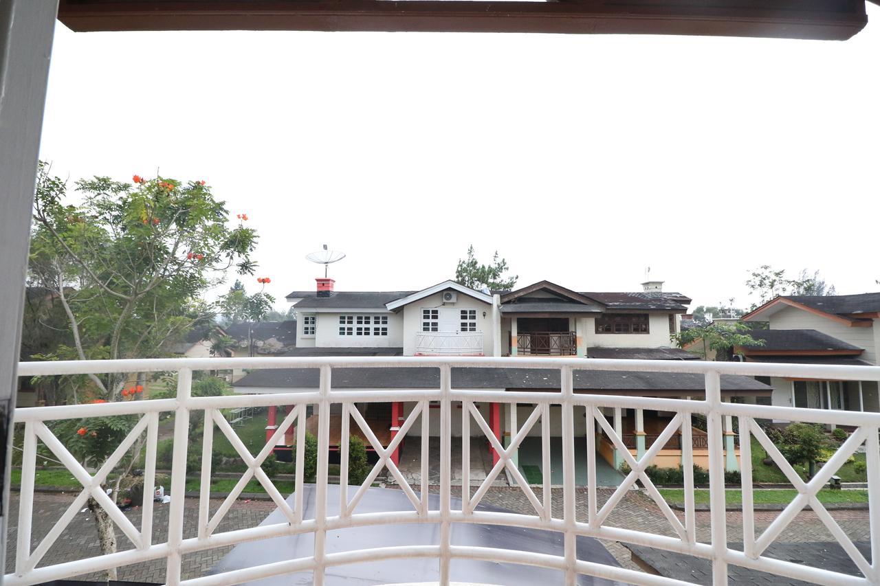 Diyar Villas Q4/11 Puncak Exterior foto