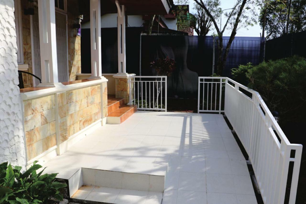 Diyar Villas Q4/11 Puncak Exterior foto